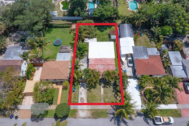 820 SW 18th Court, Fort Lauderdale, FL 33315