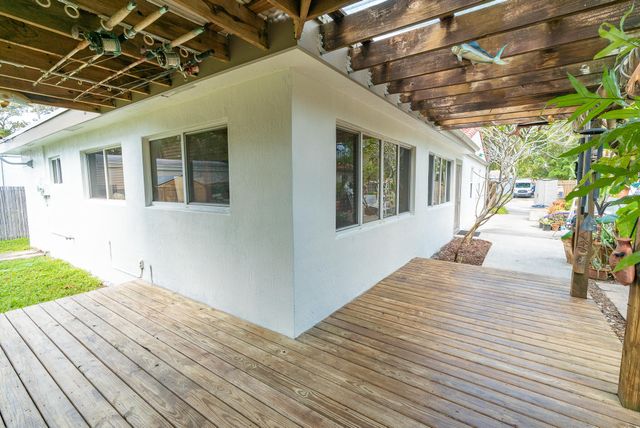 820 SW 18th Court, Fort Lauderdale, FL 33315