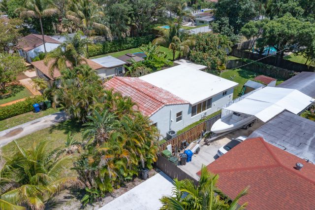 820 SW 18th Court, Fort Lauderdale, FL 33315