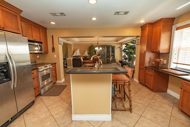 820 SW 18th Court, Fort Lauderdale, FL 33315