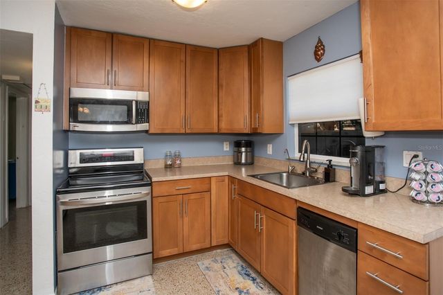 6701 31ST AVENUE N, St Petersburg, FL 33710