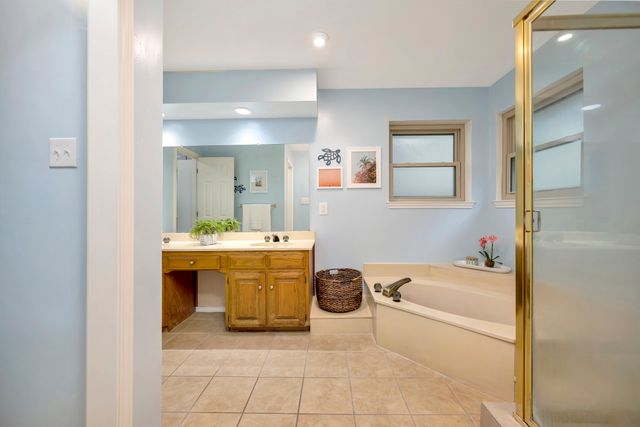 5517 Chimney Rock Road, Fort Worth, TX 76112