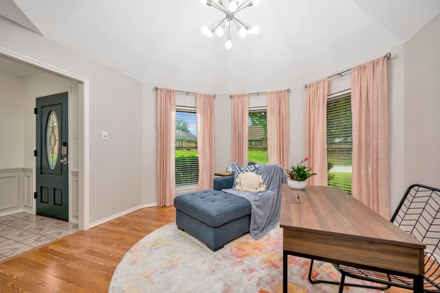 5517 Chimney Rock Road, Fort Worth, TX 76112