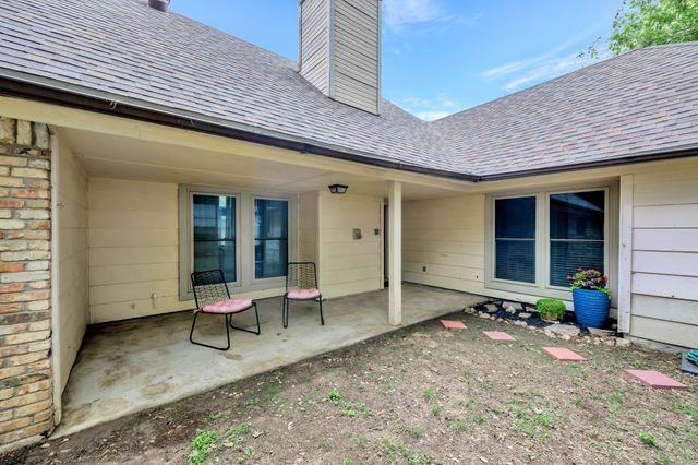 5517 Chimney Rock Road, Fort Worth, TX 76112