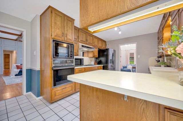 5517 Chimney Rock Road, Fort Worth, TX 76112