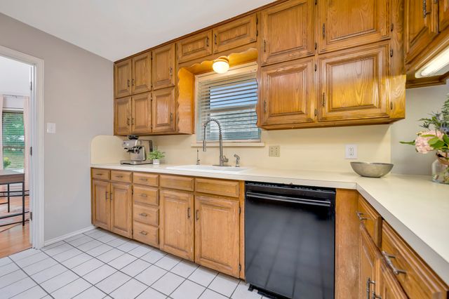 5517 Chimney Rock Road, Fort Worth, TX 76112