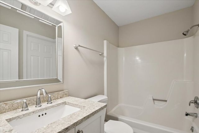 938 Chase Court, Gurnee, IL 60031