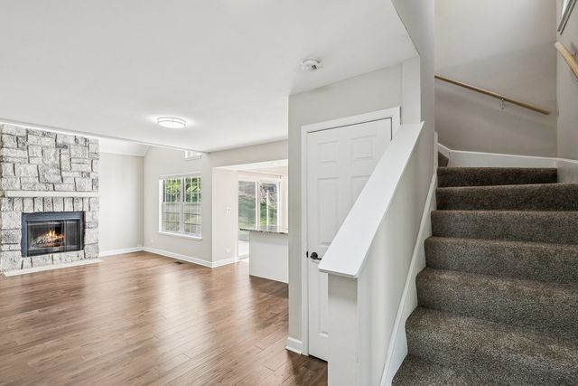 938 Chase Court, Gurnee, IL 60031