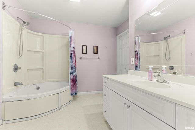 3510 N Kingston Dr Apt 27, Peoria, IL 61604