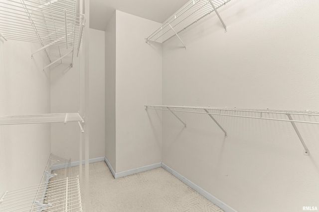 3510 N Kingston Dr Apt 27, Peoria, IL 61604
