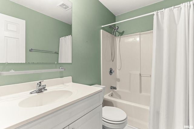 3510 N Kingston Dr Apt 27, Peoria, IL 61604
