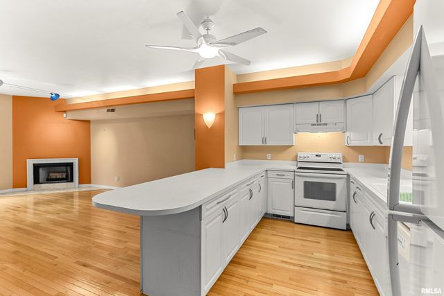3510 N Kingston Dr Apt 27, Peoria, IL 61604