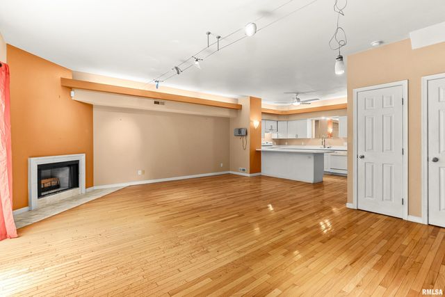 3510 N Kingston Dr Apt 27, Peoria, IL 61604