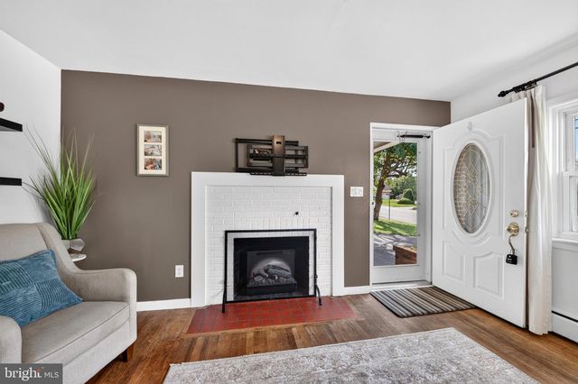 619 PARKWAY RD, Allentown, PA 18104