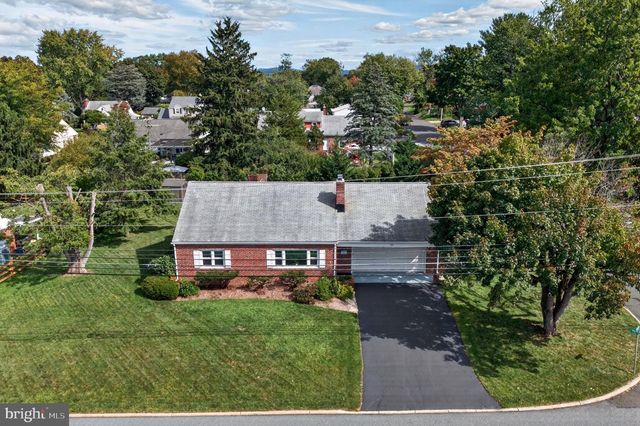 619 PARKWAY RD, Allentown, PA 18104