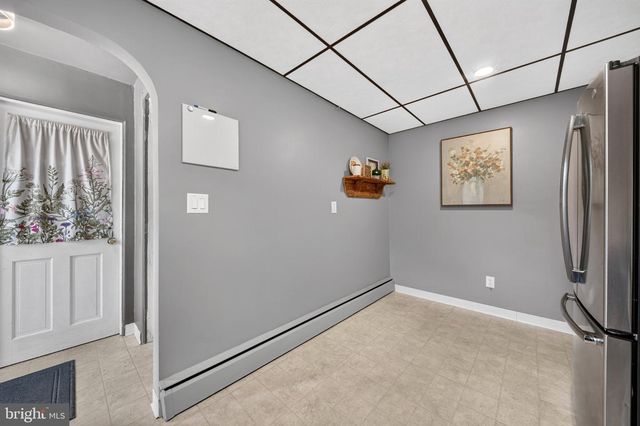 619 PARKWAY RD, Allentown, PA 18104