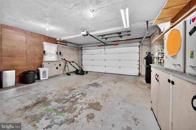 619 PARKWAY RD, Allentown, PA 18104