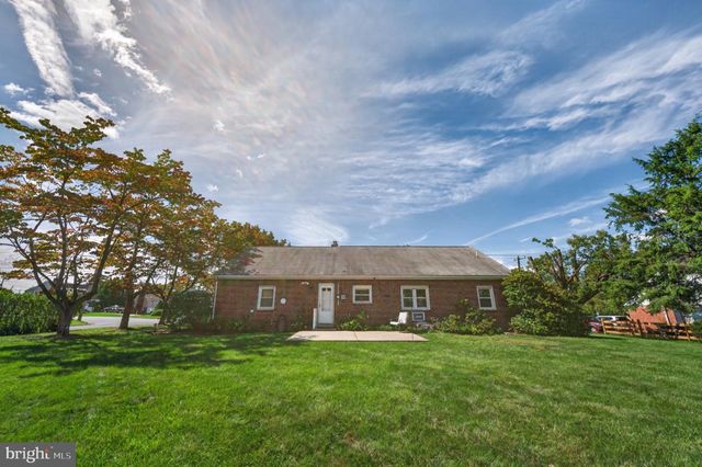 619 PARKWAY RD, Allentown, PA 18104