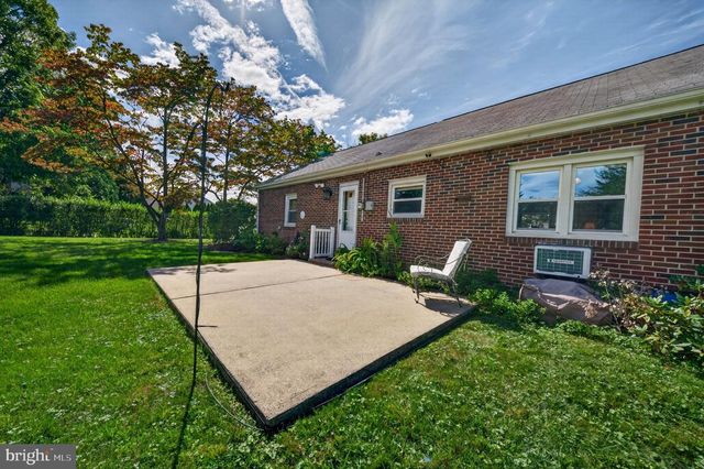 619 PARKWAY RD, Allentown, PA 18104