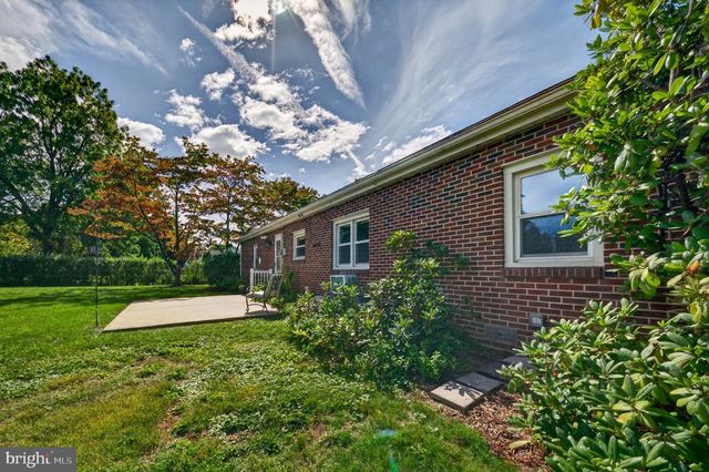 619 PARKWAY RD, Allentown, PA 18104