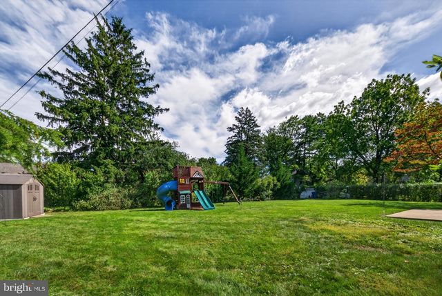 619 PARKWAY RD, Allentown, PA 18104