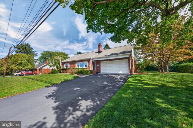 619 PARKWAY RD, Allentown, PA 18104