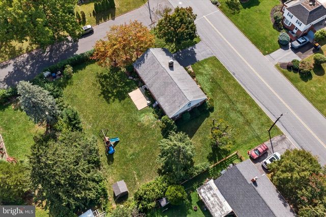 619 PARKWAY RD, Allentown, PA 18104