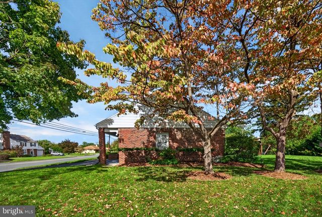 619 PARKWAY RD, Allentown, PA 18104