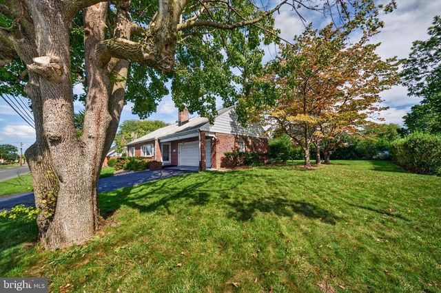 619 PARKWAY RD, Allentown, PA 18104