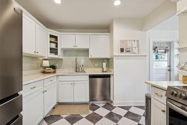 231 W JEAN STREET, Tampa, FL 33604