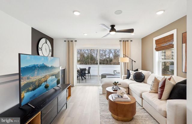 42619 BLACK ANGUS DR, Ashburn, VA 20148