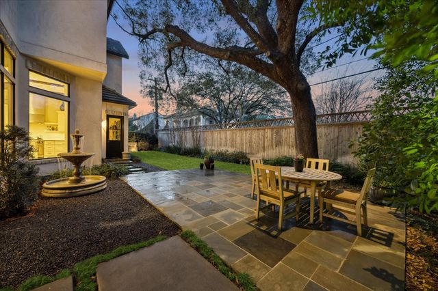 6014 Floyd Street, Houston, TX 77007