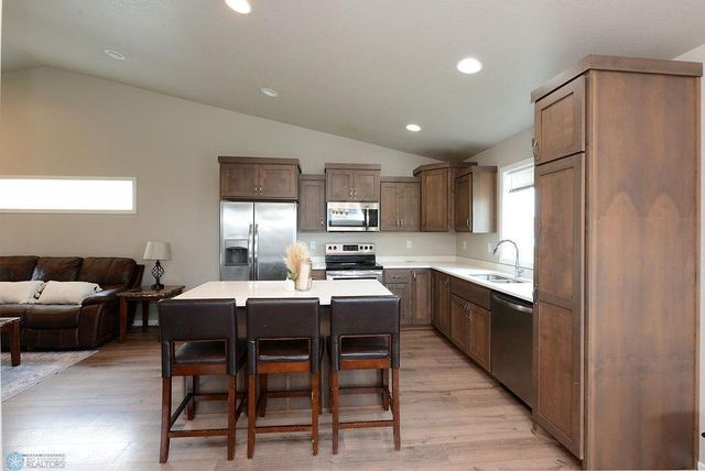 8037 Goldfinch Drive, Horace, ND 58047