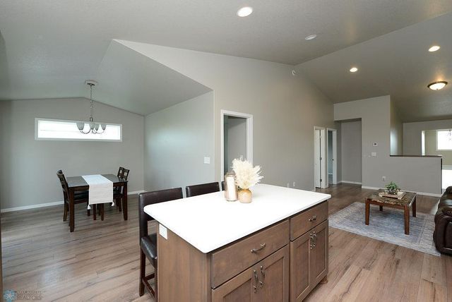 8037 Goldfinch Drive, Horace, ND 58047