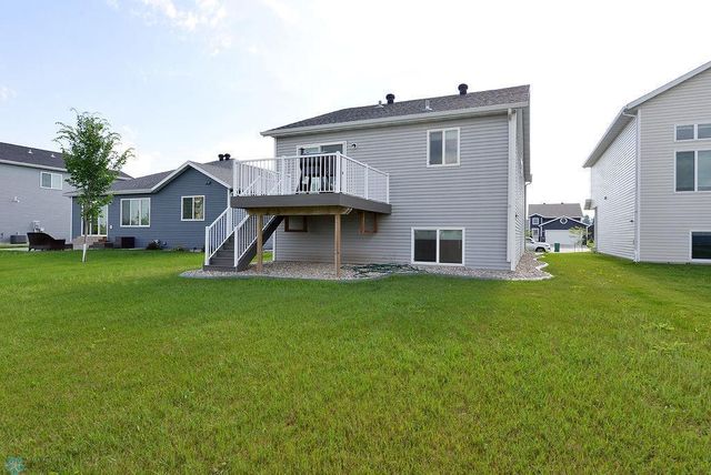 8037 Goldfinch Drive, Horace, ND 58047