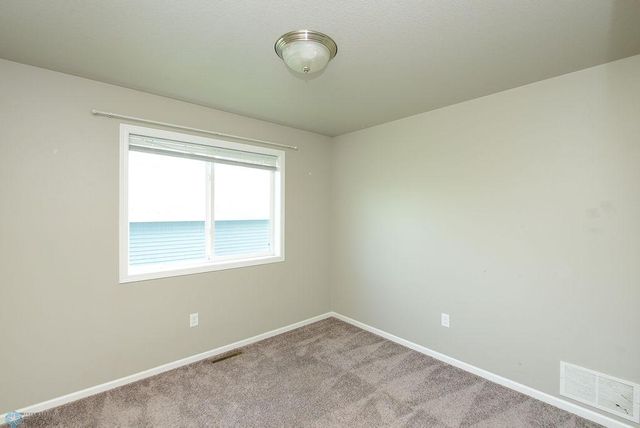 8037 Goldfinch Drive, Horace, ND 58047