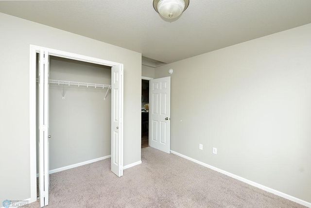 8037 Goldfinch Drive, Horace, ND 58047