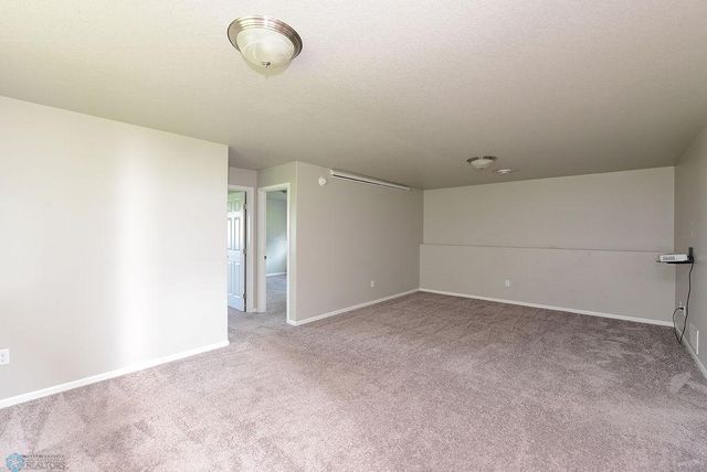 8037 Goldfinch Drive, Horace, ND 58047