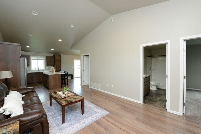 8037 Goldfinch Drive, Horace, ND 58047