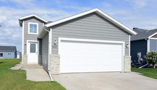 8037 Goldfinch Drive, Horace, ND 58047