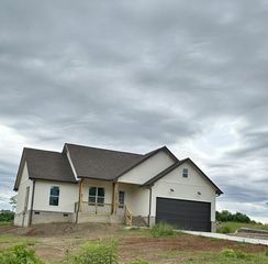 134 Lightfoot Ln, Estill Springs, TN 37330