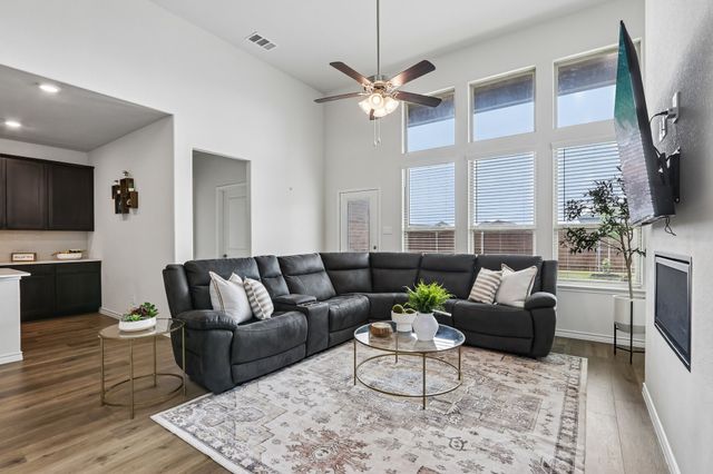 9808 Fall Brook Drive, Aubrey, TX 76227