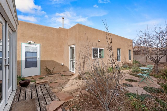 6927 Golden Mesa, Santa Fe, NM 87507