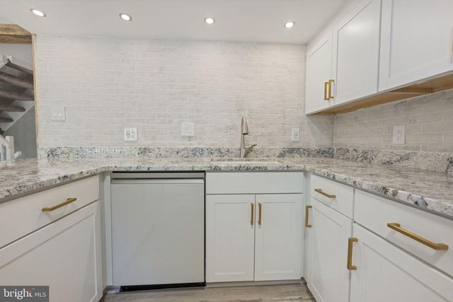 7406 GOLDEN HORSESHOE CT, Springfield, VA 22153