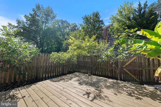 7406 GOLDEN HORSESHOE CT, Springfield, VA 22153