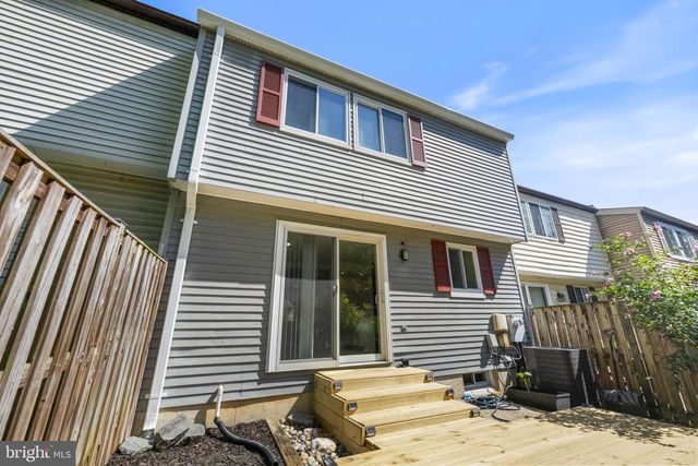 7406 GOLDEN HORSESHOE CT, Springfield, VA 22153