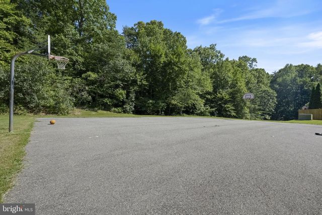 7406 GOLDEN HORSESHOE CT, Springfield, VA 22153