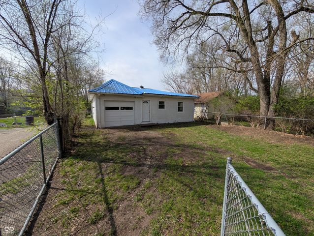 1720 W 24th Street, Anderson, IN 46016