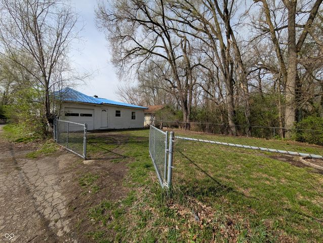 1720 W 24th Street, Anderson, IN 46016