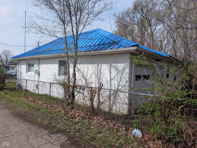 1720 W 24th Street, Anderson, IN 46016